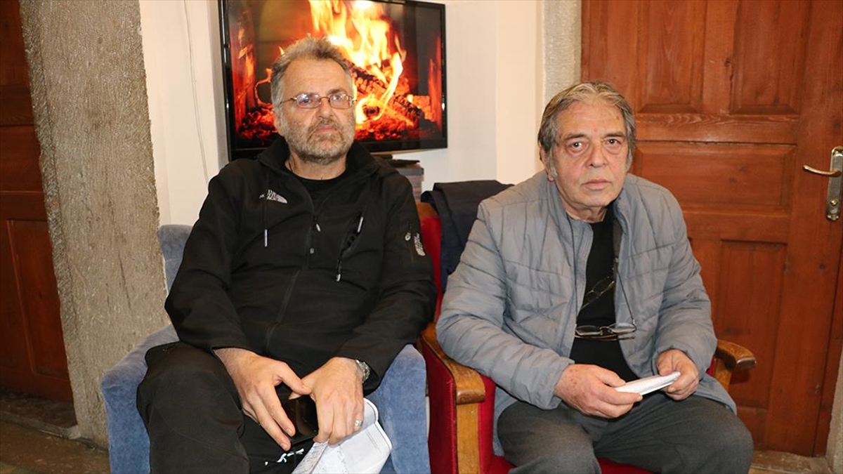 Ata Toprağına Vefasını Depremzedelere Yardım Ederek Gösterdi