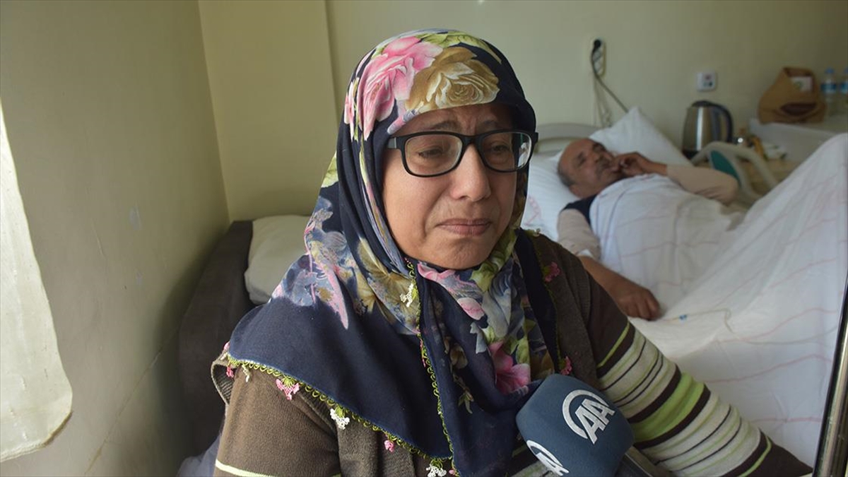 Depreme Sahurda Yakalanan Nurcan Durmaz Ailesini Enkazda Kalmaktan Kurtardı