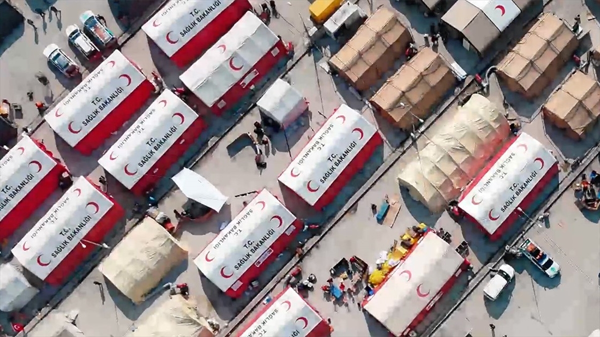 Koca'dan Deprem Bölgesindeki Umke Ve 112 Acil Ekipleriyle İlgili Paylaşım