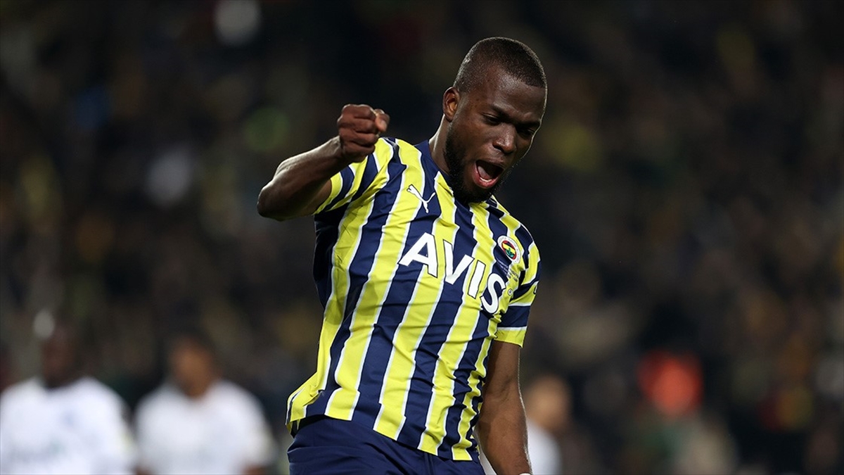 Enner Valencia Atıyor, Fenerbahçe Kazanıyor