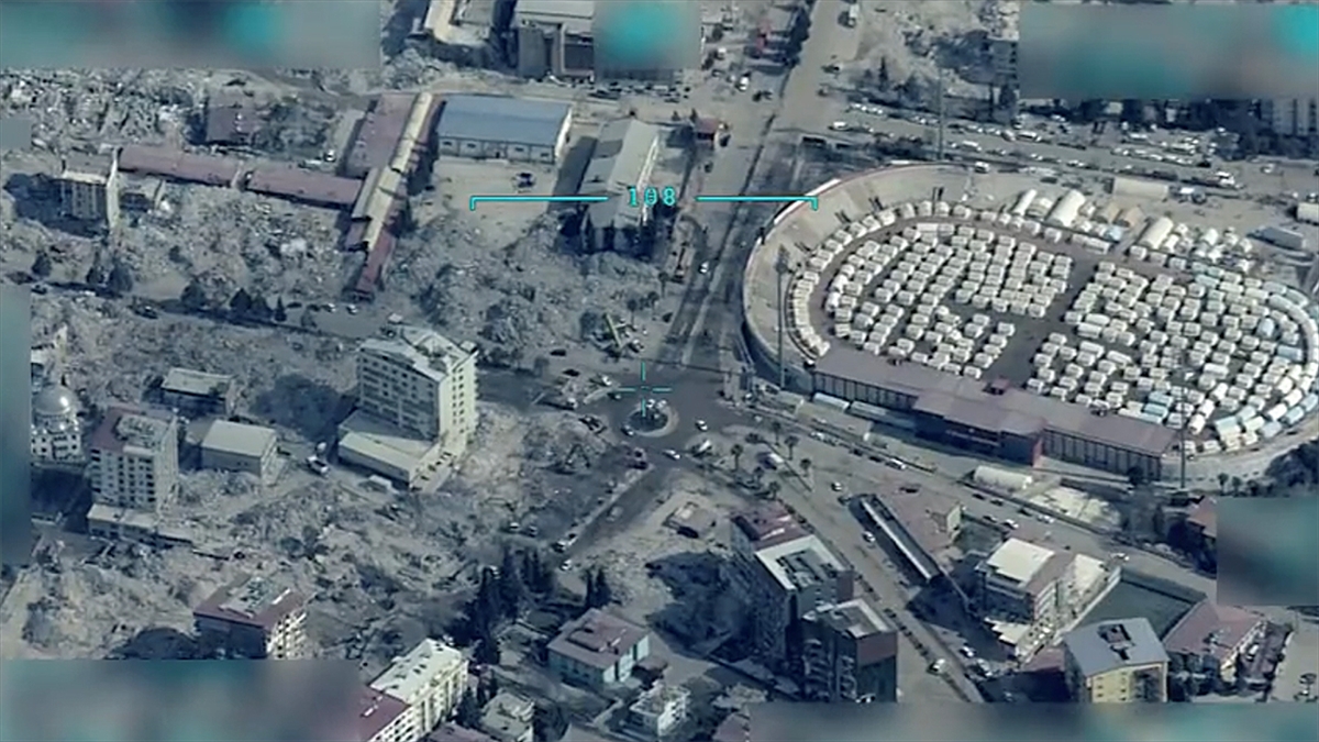 Mehmetçiğin Ve İha'ların Deprem Bölgesindeki Çalışmaları Sürüyor