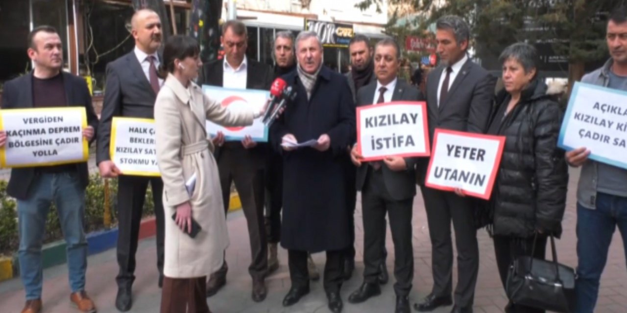 Selçuk Özdağ: İnsanlar Yardım Beklerken Kızılay Nebbaşlığa Soyunmuş