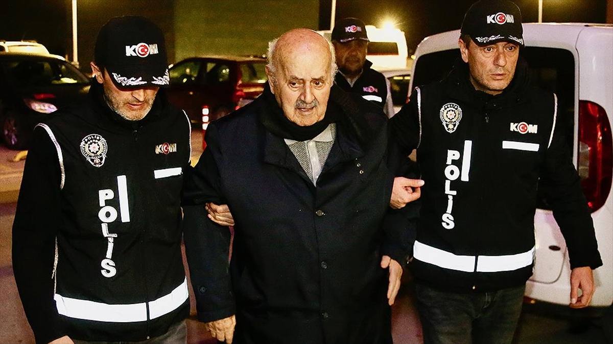 Rende Sitesi'ndeki Yıkımla İlgili Tutuklanan Arsa Sahibi Kolon Kesmediğini Savundu