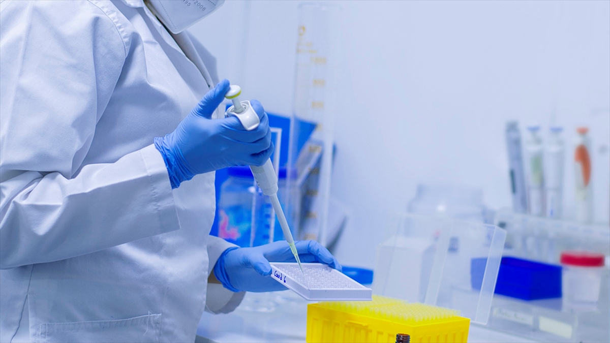 Yapay Zeka İle Tasarlanmış İlk Kovid-19 İlacının Klinik Denemeleri Başladı