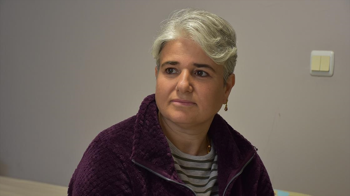 Adıyamanlı Anne Ve Çocukları Depremin İzlerini Trabzon'da Silmeye Çalışıyor