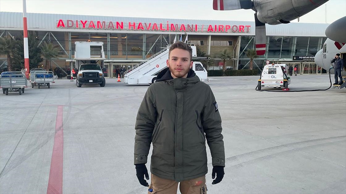 Kosta Rikalı Genç, Enkazlardaki Can Kurtarma Mücadelesine Tercüman Oldu