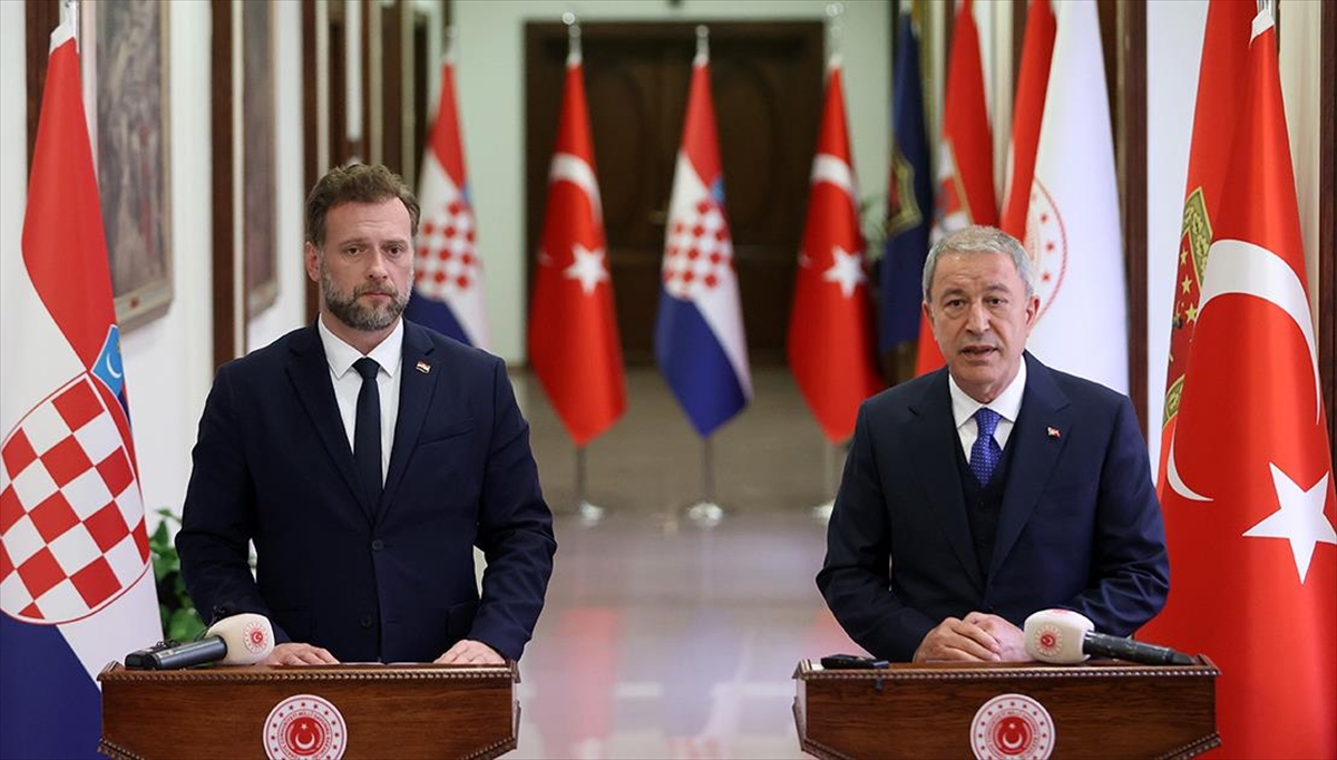 Milli Savunma Bakanı Akar, Hırvat Mevkidaşı Banozic İle Görüştü