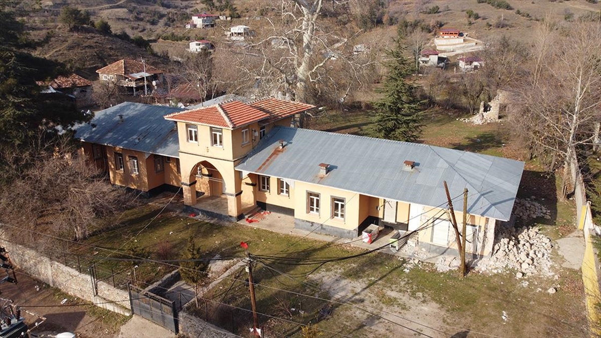 Osmaniye'deki 149 Yıllık Tarihi Hükümet Konağı Depremde Zarar Gördü
