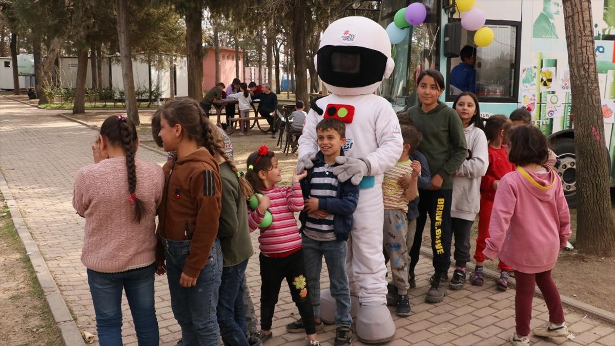 T3 Vakfı, Oyun Ve Etkinliklerle Depremin Çocuklar Üzerindeki İzlerini Silmeye Çalışıyor