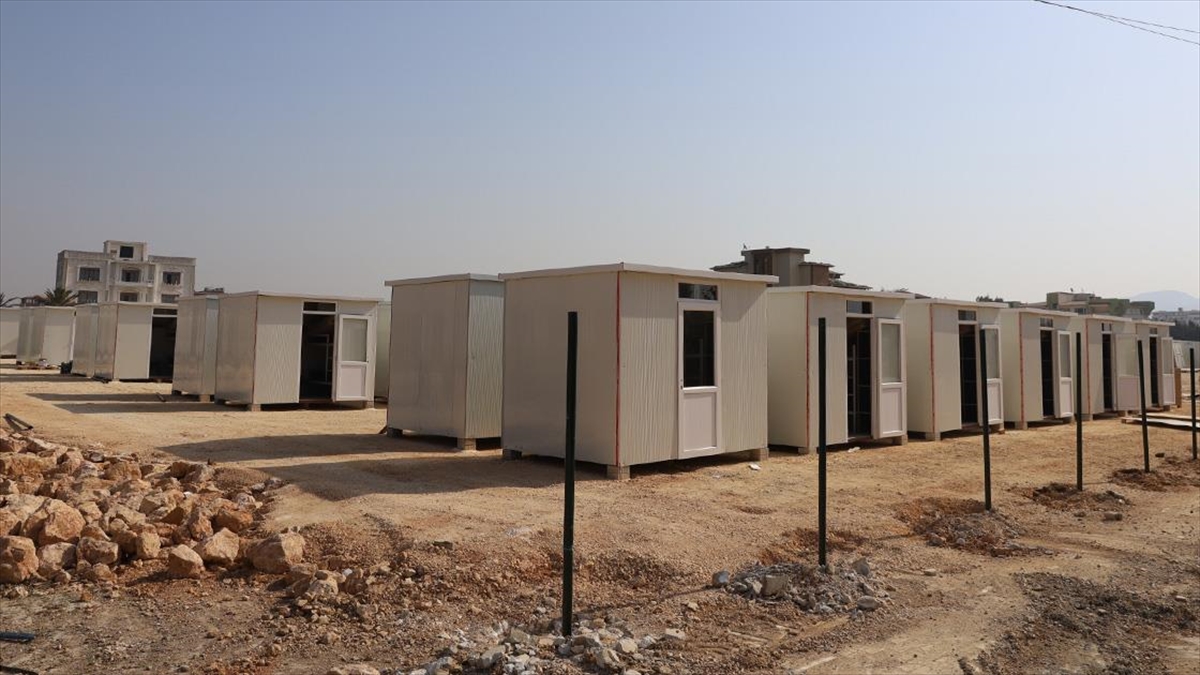 Bursa Büyükşehir Belediyesi Hatay'da Konteyner Evlerin Kurulumunu Hızlandırdı