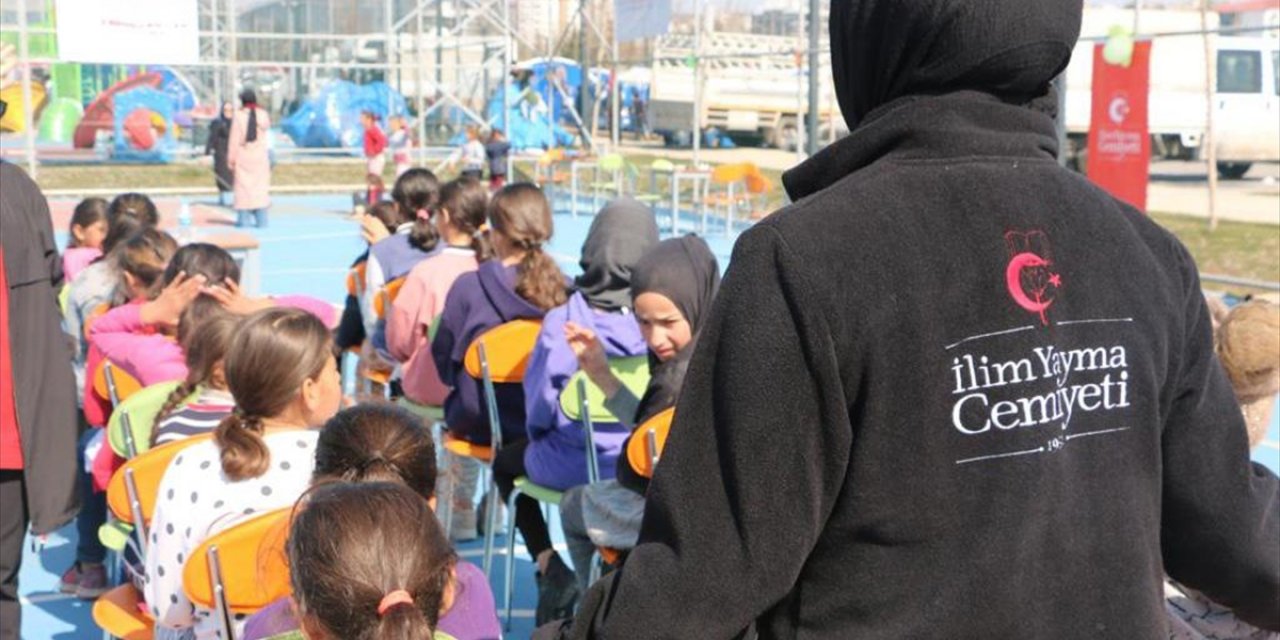 Adıyaman'da Depremzede Çocuklara Eğitim Programı