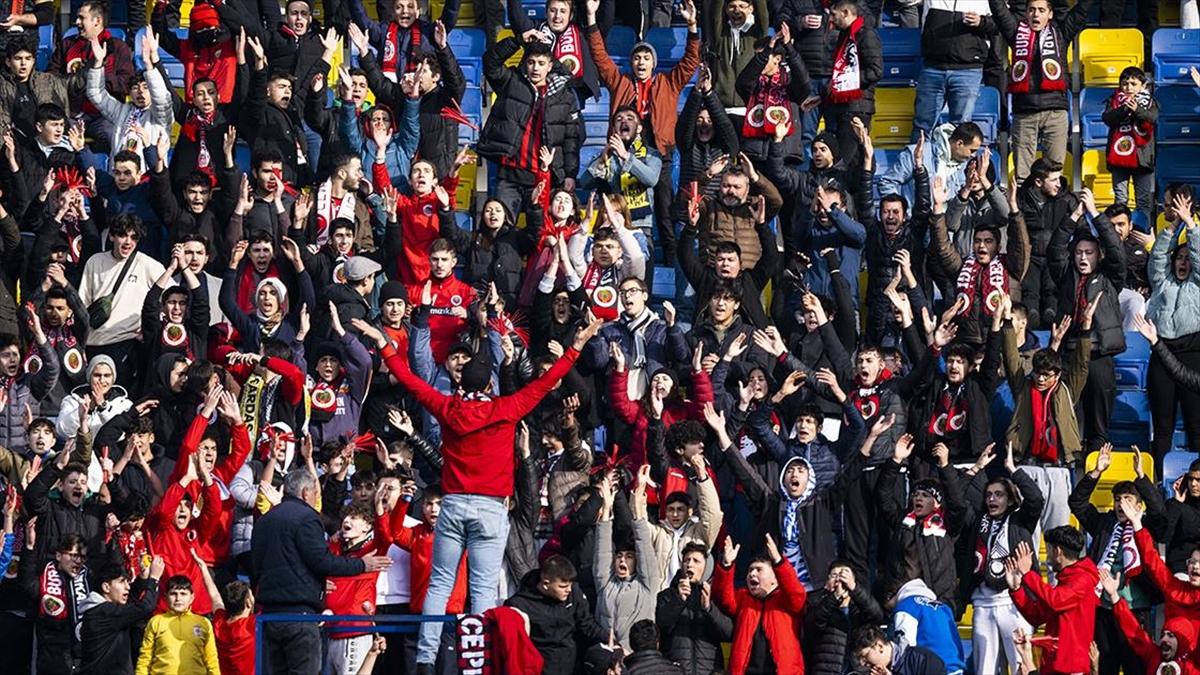 Gençlerbirliği'nden Depremzedelere Ücretsiz Kombine Bilet