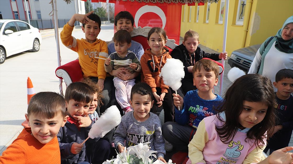 Denizlili Esnaf, Kente Gelen Depremzede Çocuklar İçin Etkinlik Düzenledi