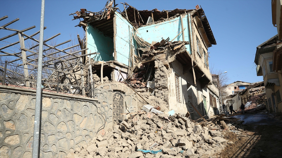 Malatya'da Yıkık, Acil Yıkılacak Ve Ağır Hasarlı 89 Bin 676 Bağımsız Bölüm Tespit Edildi