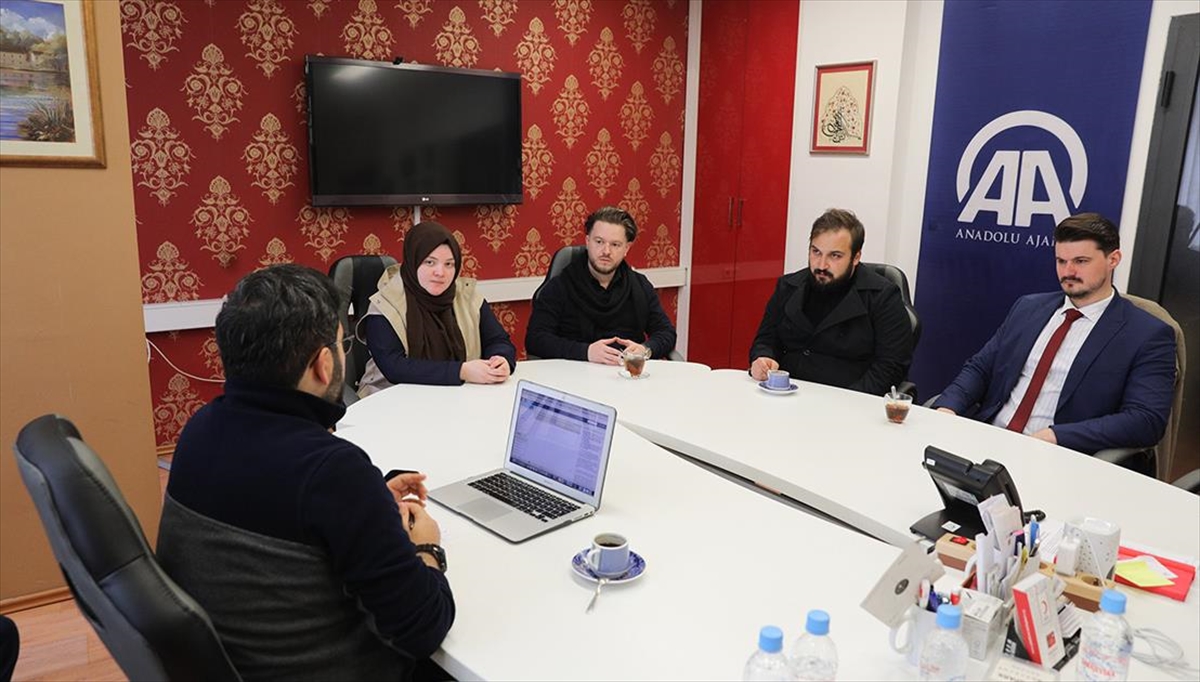 Bosna Hersekli Türkiye Mezunları Deprem Bölgesine Yardıma İlk Gidenlerden Oldu