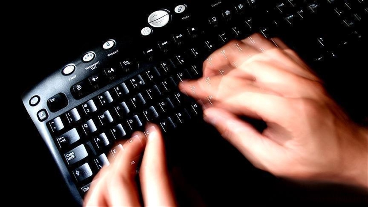 Depremlerle İlgili Sosyal Medyada Provokasyon Yaptıkları Gerekçesiyle 29 Hesap Yöneticisi Tutuklandı