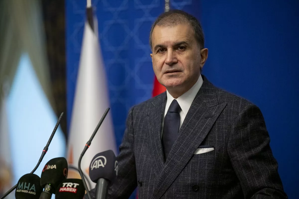 AK Parti'den maçtaki pankarta çok sert tepki: Kabul edilemez