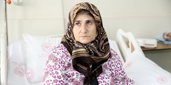 Depremde 7 Akrabasını Kaybeden Kadın Zor Günleri Atlatmaya Çalışıyor