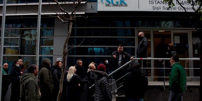 SGK önünde EYT izdihamı