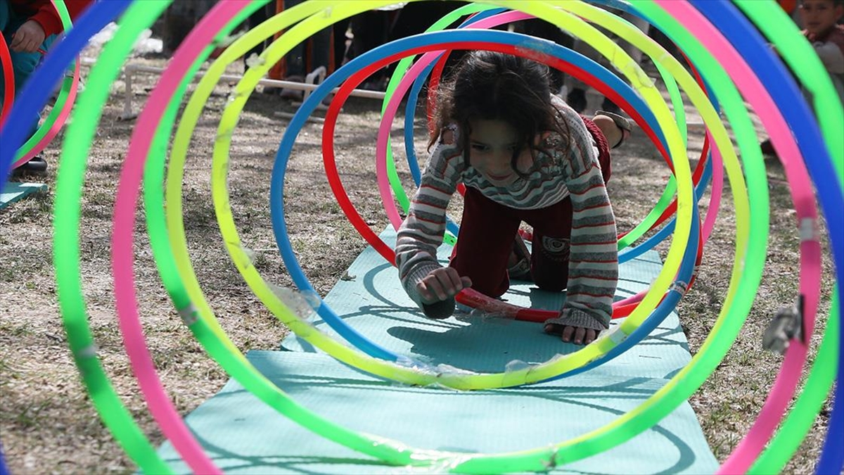Kahramanmaraş'ta Çadır Kentte Düzenlenen Etkinliklerde Çocuklar Eğlenceli Anlar Yaşıyor
