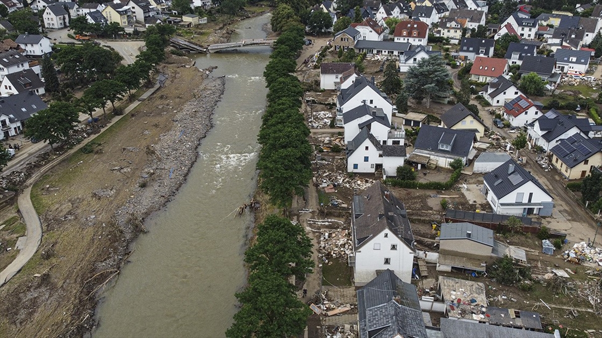 İklim Değişikliği Almanya’ya 900 Milyar Avroya Mal Olabilir