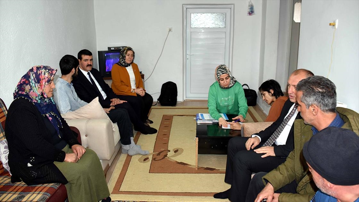 Engelli Depremzede Kardeşler İşaret Dili Eğitimine Kırıkkale'de Devam Ediyor