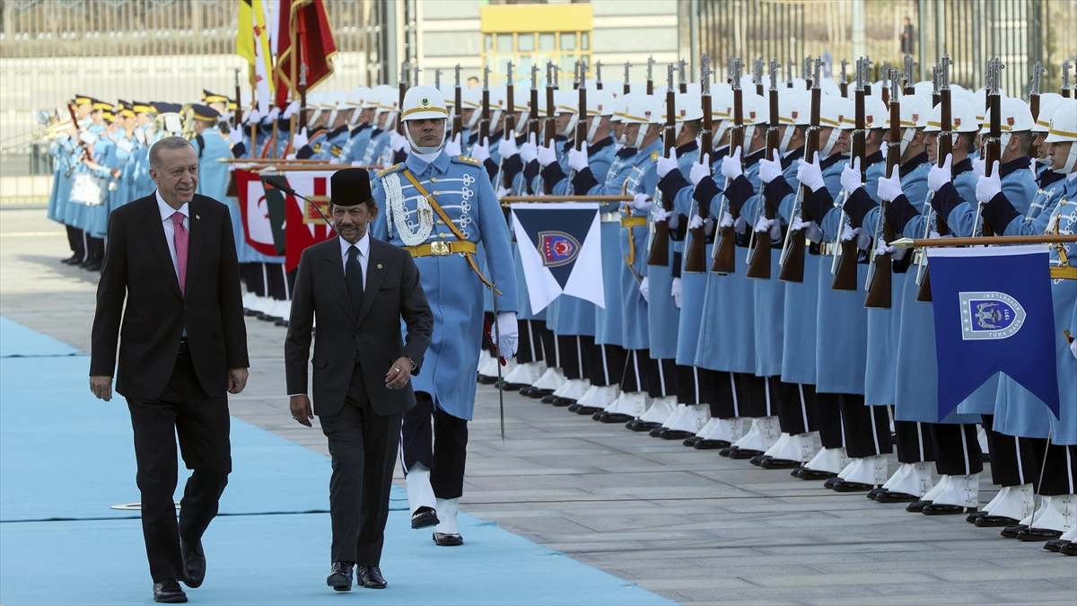 Cumhurbaşkanı Erdoğan, Brunei Darusselam Sultanı Waddaulah'ı Resmi Törenle Karşıladı