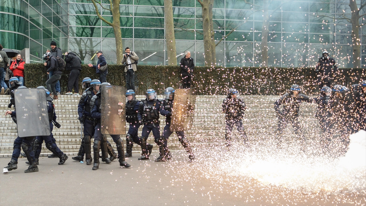 Fransa'da Grevdeki İşçiler, 2024 Yaz Olimpiyatları'nın Yapılacağı Köy Ve Stadın Elektriğini Kesti
