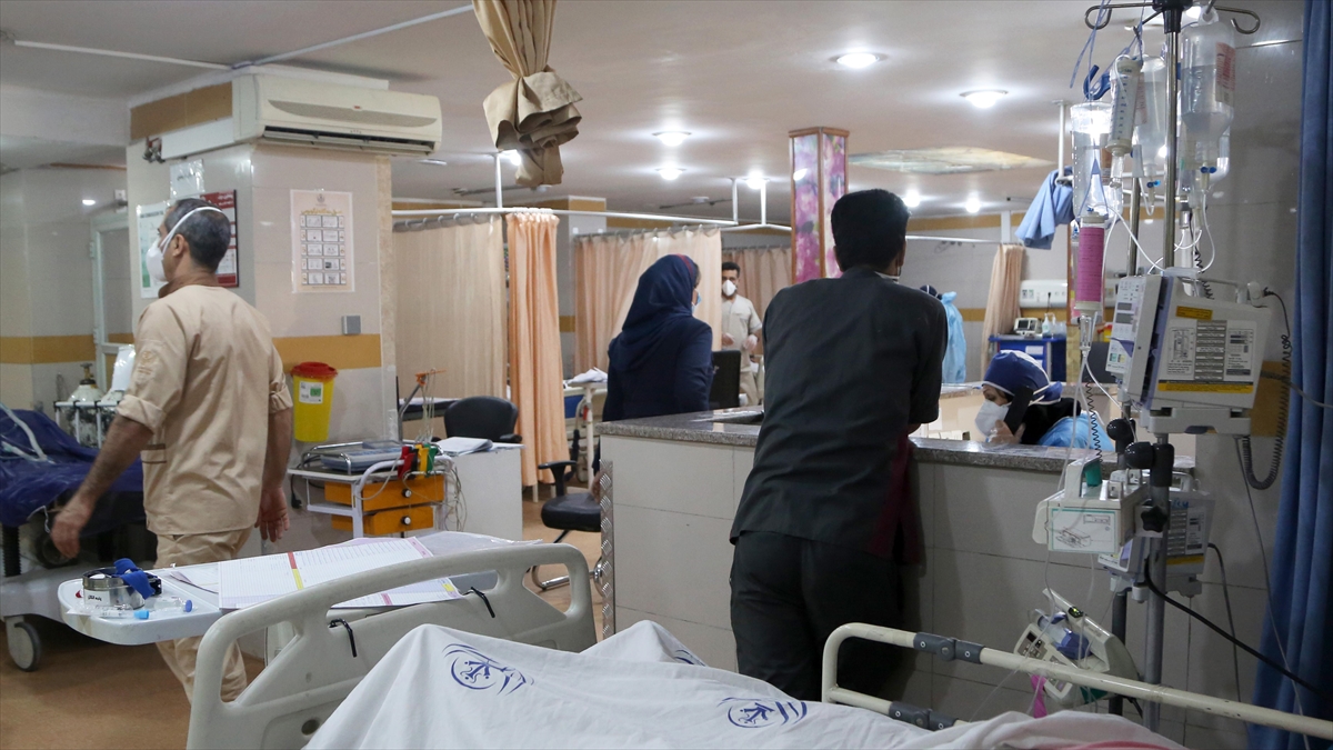 İran’ın Huzistan Eyaletinde Çok Sayıda Kız Öğrencinin Zehirlendiği Açıklandı