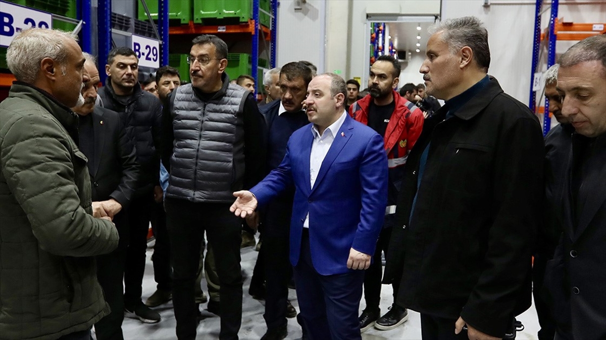 Bakan Varank: Acil Eylem Planını Devreye Alıyoruz