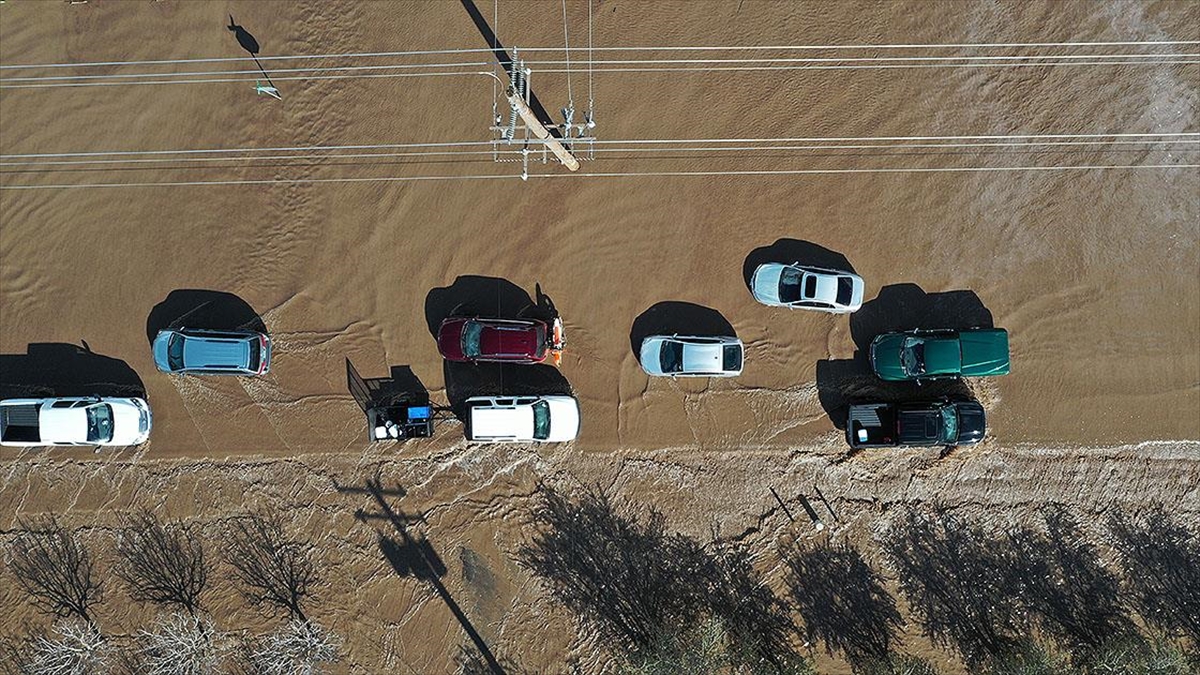 İklim Krizi Hem Kuraklığı Hem Selleri Artırıyor