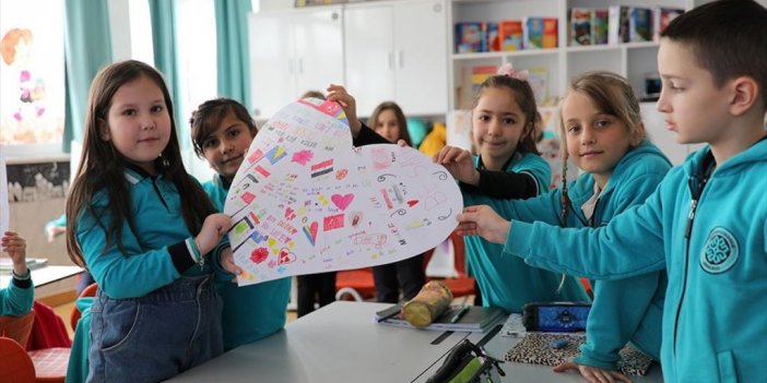 Bosna Hersek'teki Tmv'li Öğrenciler, Türkiye'deki Depremzede Akranlarına Birlik Mesajı Gönderdi