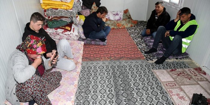 Depremde 2 Çocuğu İle Kız Kardeşi Ve Yeğenini Kaybeden Kadının Gözyaşı Dinmiyor