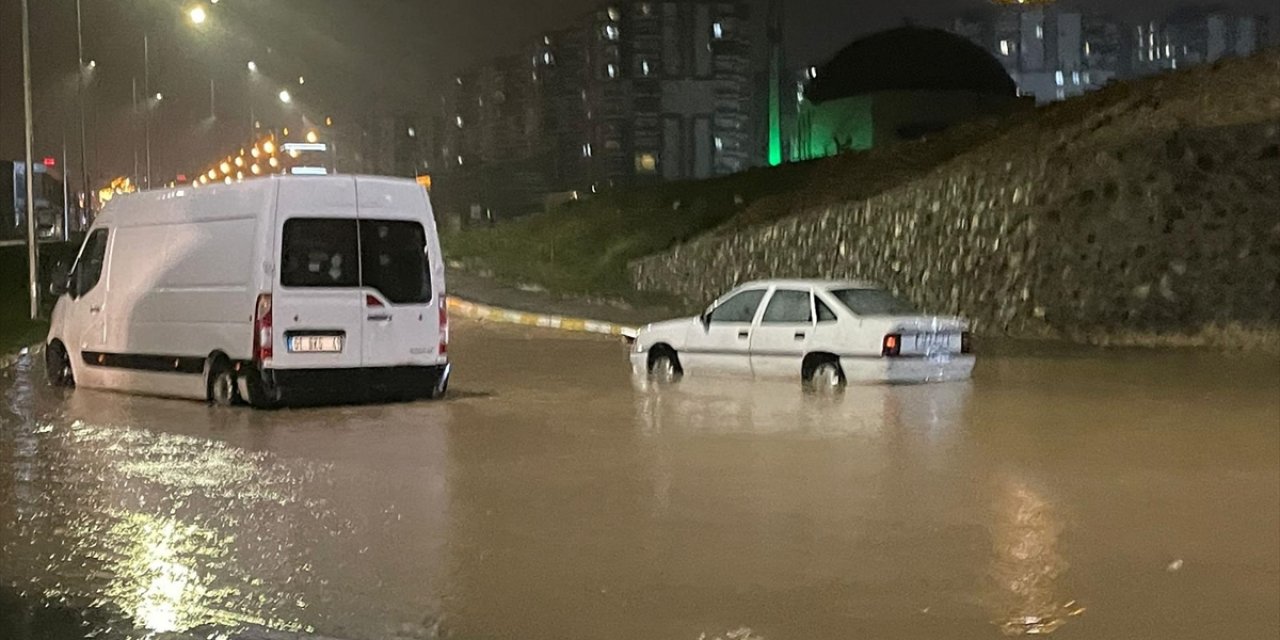 Şanlıurfa’da Sağanak Nedeniyle Eğitime Ara Verildi