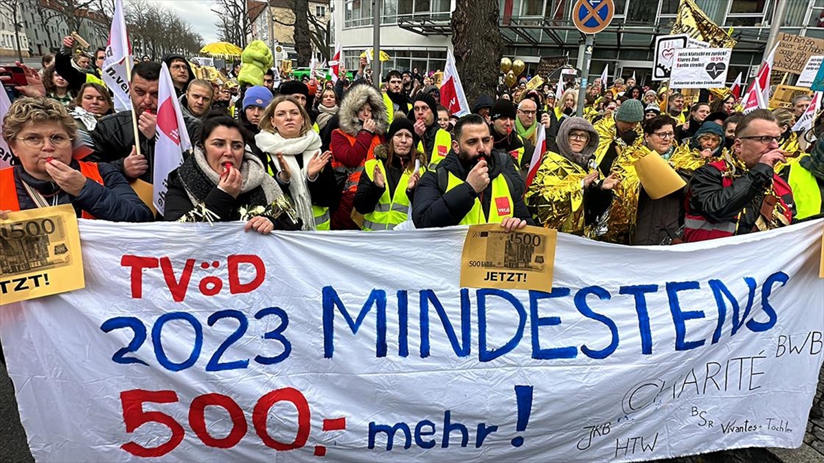 Almanya’da Hastane Çalışanları "uyarı Grevine" Devam Etti