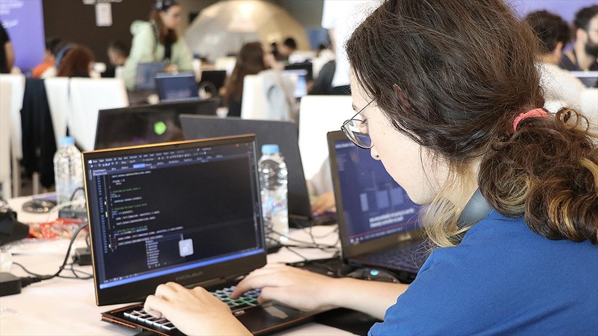 Yerli Ve Milli Üretim Ar-ge Ve Tasarım Merkezleriyle Güçleniyor