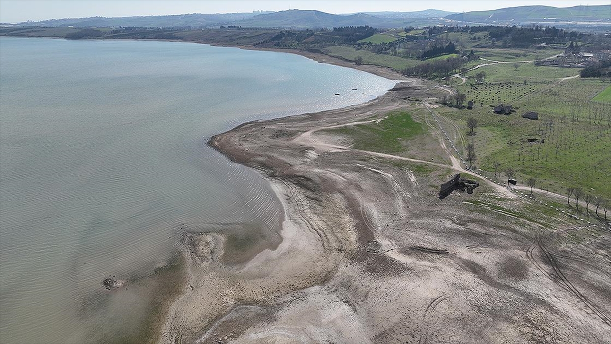 Büyükçekmece Gölü'ndeki Su Oranı Son 9 Yılın En Düşük Seviyesine İndi