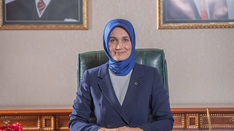 Bir çift maaş skandalı daha! Aralarında Türkiye’nin ilk türbanlı valisi de var