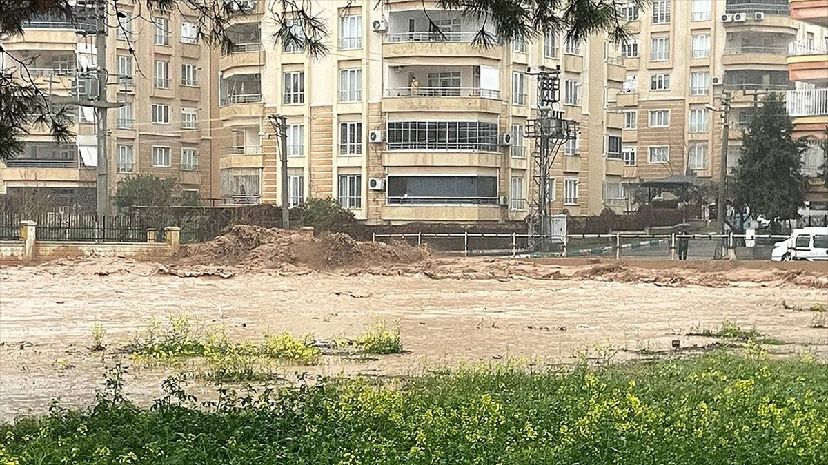 Şanlıurfa'da Sağanak Nedeniyle Eğitim Öğretime Yarın Da Ara Verildi