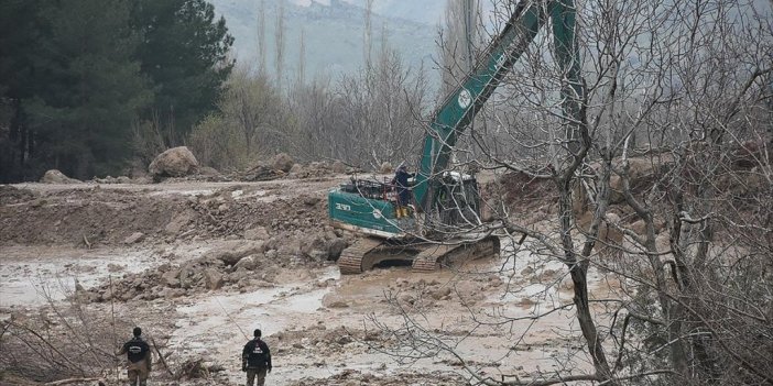 Selde Kaybolan Anne Ve Kızını Bulmak İçin Çalışmalar Sürüyor