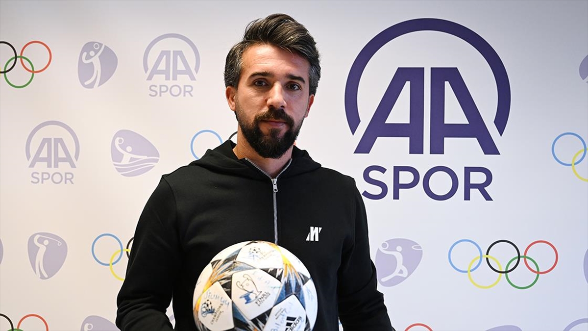 Gazi Savaş Kaya, Ay Yıldızlı Bayrak İçin Mücadelesini Milli Formayla Sürdürüyor