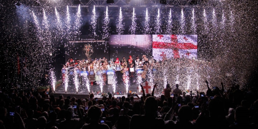 Uluslararası Altın Karagöz Halk Dansları Yarışması'nın Birincisi Gürcistan