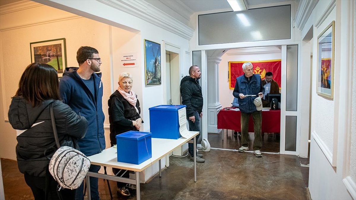 Karadağ'da Seçmenler, Ülkenin 8. Cumhurbaşkanını Belirlemek İçin Sandığa Gitti