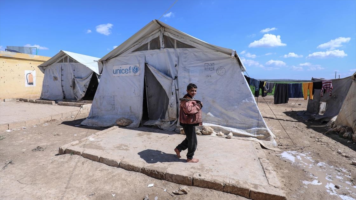 İdlib'de Siviller, Ramazana Depremlerin Yol Açtığı Zorlukların Gölgesinde Giriyor