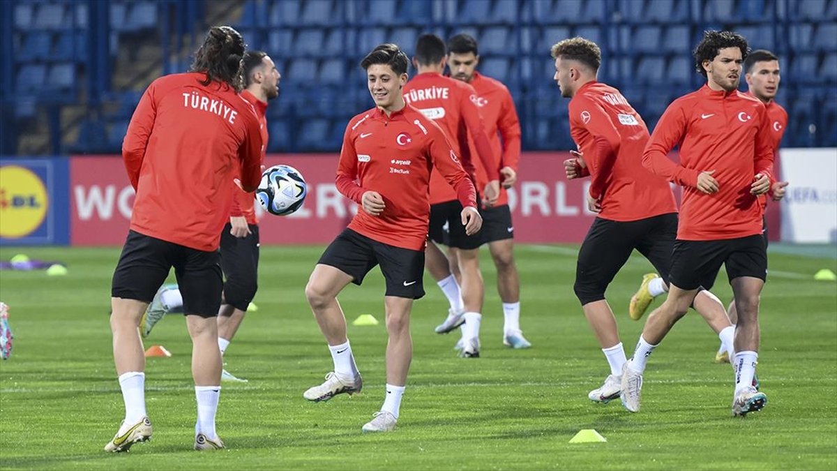 A Milli Futbol Takımı, Ermenistan Maçı Hazırlıklarını Tamamladı