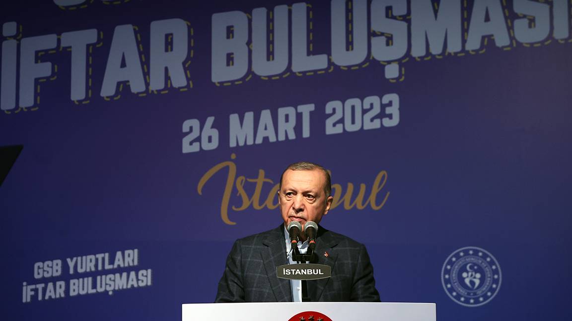 Erdoğan: Amacımız bir yıl içinde deprem bölgesini ayağa kaldırmak