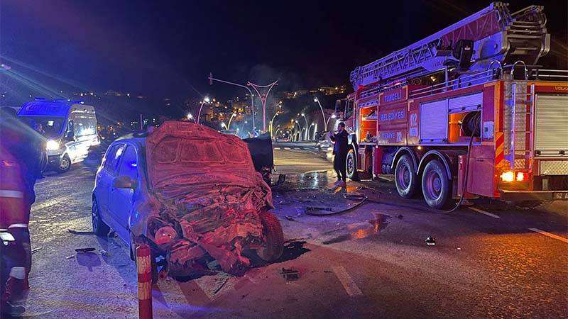 Tunceli'de iki otomobil çarpıştı: 5 yaralı