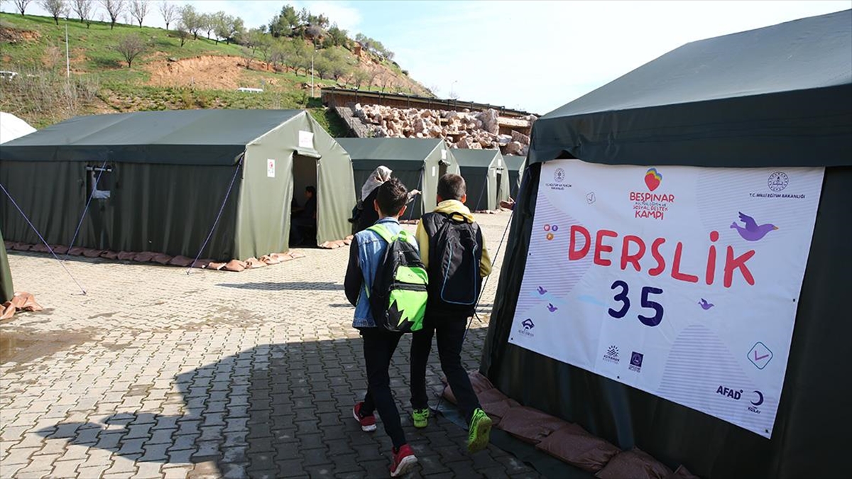 Adıyamanlı Öğrencilerin Sınavlara Doğa İçinde Hazırlanacağı Kampta Eğitim Başladı
