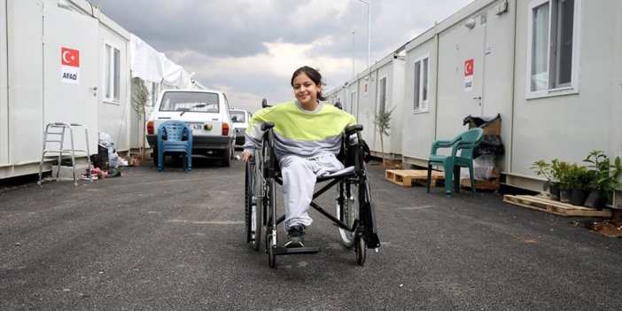 Enkazdan 102 Saat Sonra Çıkarılan Melike Yürüyeceği Günlerin Hayalini Kuruyor