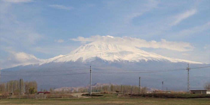 Ağrı Dağı'nın Zirvesi İlkbaharda Beyaza Büründü